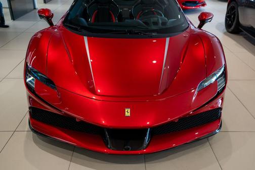 Rosso Magma 2022 Ferrari SF90 Spider