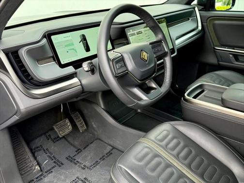 2025 Rivian R1S Adventure