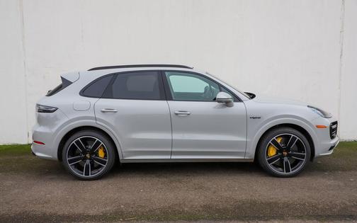 2022 Porsche Cayenne Cayenne Turbo S E-Hybrid
