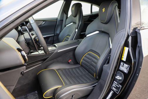 2025 Ferrari Purosangue 