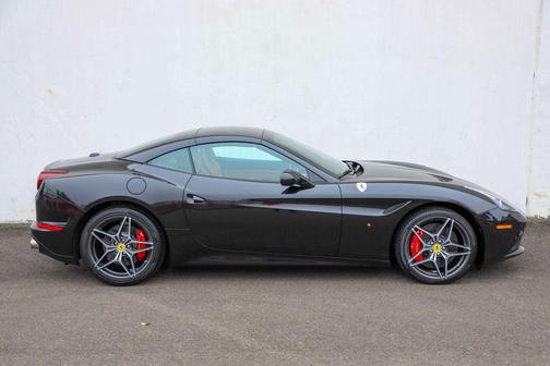 2016 Ferrari California T