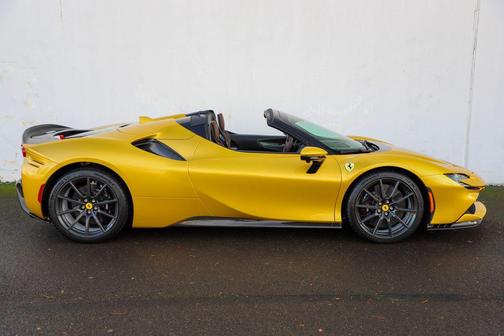 2023 Ferrari SF90 Spider 