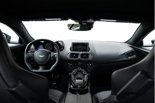 2020 Aston Martin Vantage Base