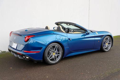 2016 Ferrari California T