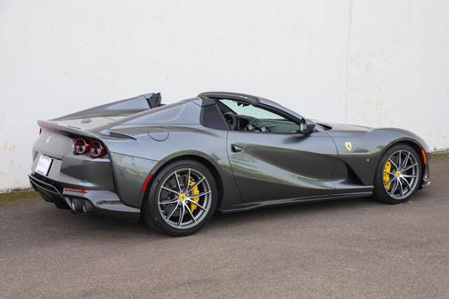 Grigio Silverstone Metallic 2022 Ferrari 812 GTS