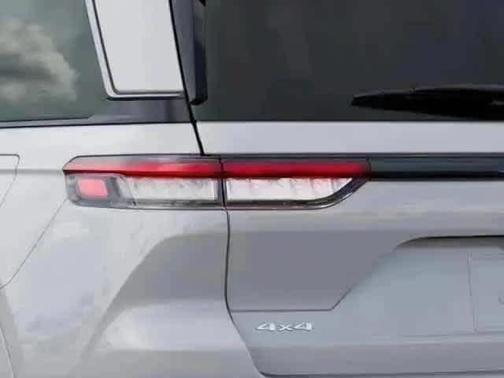 Bright White Clearcoat 2026 Jeep Grand Cherokee Limited