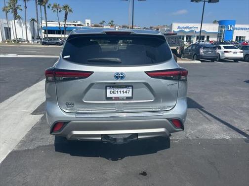 2021 Toyota Highlander Hybrid Platinum