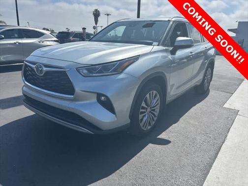 2021 Toyota Highlander Hybrid Platinum