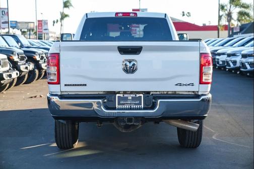 2024 RAM 3500 Big Horn Crew Cab 4x4 8' Box