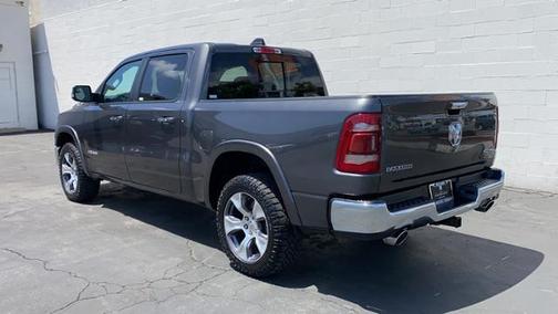 Photo 4 of 32 of 2020 RAM 1500 Laramie