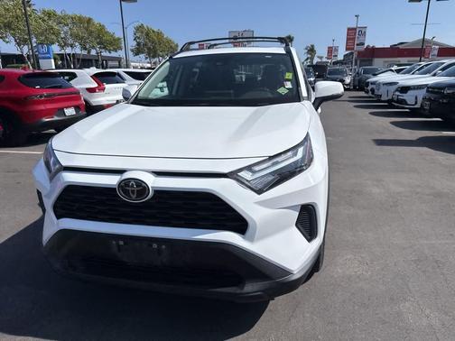 Ice Cap 2023 Toyota RAV4 XLE