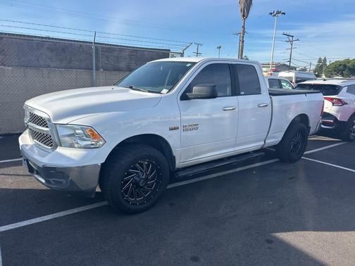 2016 RAM 1500 SLT