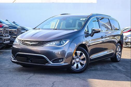 Granite Crystal Metallic Clearcoat 2019 Chrysler Pacifica Hybrid Limited