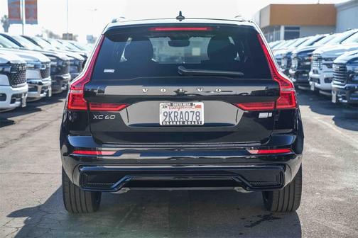 2022 Volvo XC60 Recharge Plug-In Hybrid T8 R-Design
