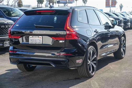 2022 Volvo XC60 Recharge Plug-In Hybrid T8 R-Design