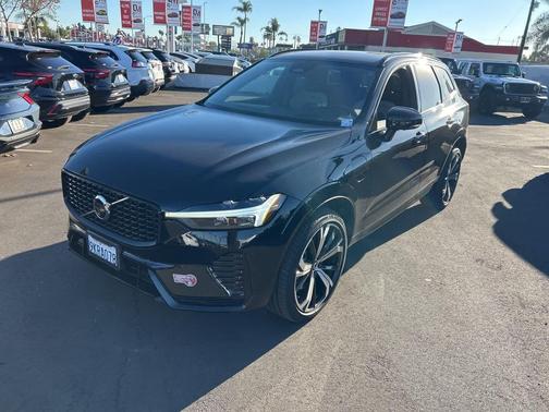 2022 Volvo XC60 Recharge Plug-In Hybrid T8 R-Design