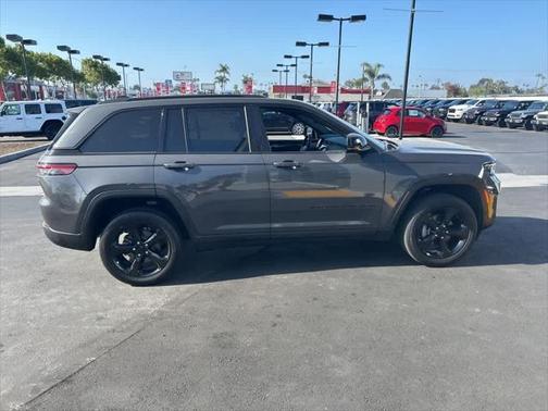 2022 Jeep Grand Cherokee Altitude