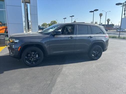 2022 Jeep Grand Cherokee Altitude