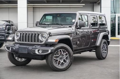 2025 Jeep Wrangler 4-Door Sahara 4x4