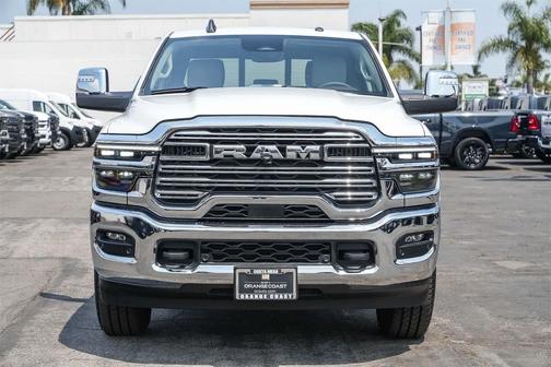 2025 RAM 3500 Laramie Crew Cab 4x4 8' Box