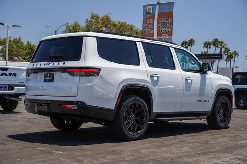 2025 Jeep Wagoneer Series II 4x2