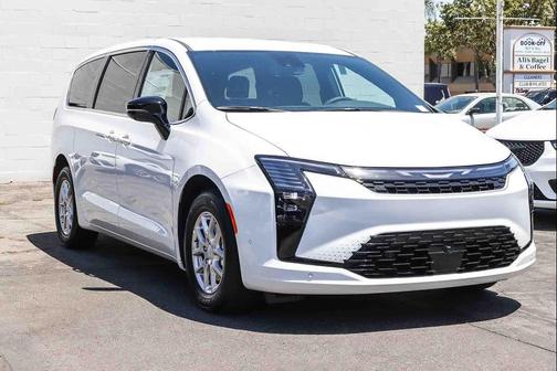 Bright White Clearcoat 2027 Chrysler Pacifica L