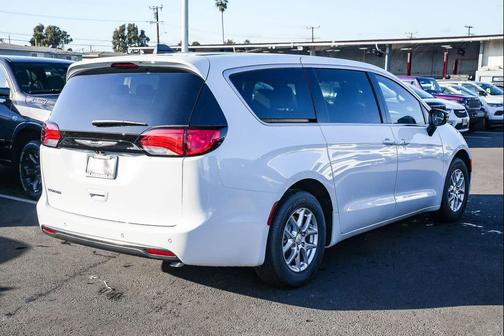 Bright White Clearcoat 2026 Chrysler Voyager LX