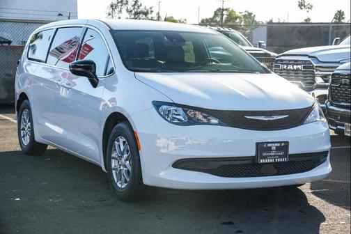 2026 Chrysler Voyager LX