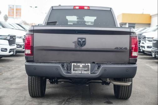 Granite Crystal Metallic Clearcoat 2023 RAM 1500 Classic Warlock Crew Cab 4x4 5'7' Box