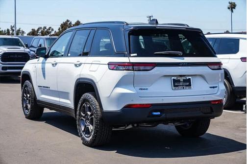2025 Jeep Grand Cherokee 4xe Trailhawk