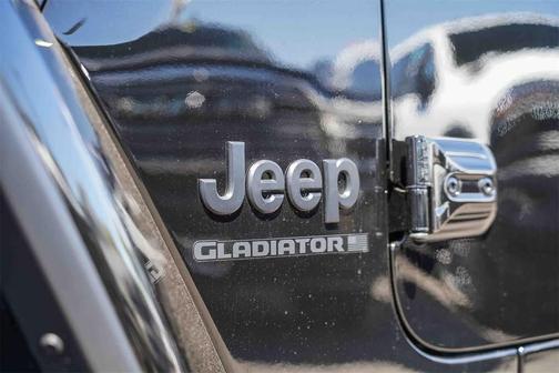 2025 Jeep Gladiator Sport S