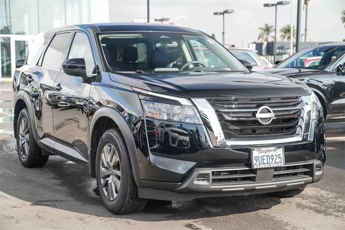 2025 Nissan Pathfinder S FWD