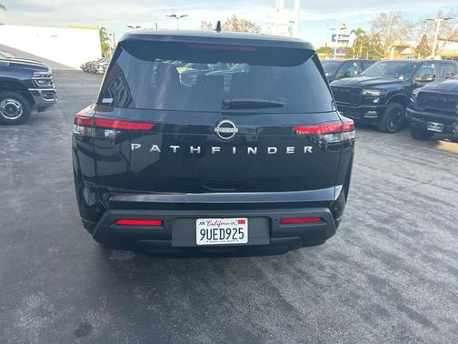 2025 Nissan Pathfinder S FWD