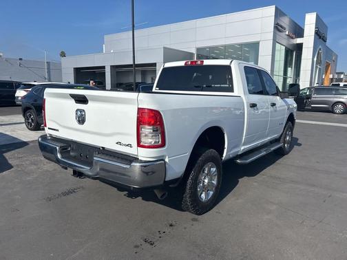 2024 RAM 2500 Big Horn Crew Cab 4x4 6'4' Box