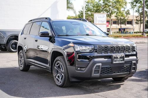 Diamond Black Crystal Pearlcoat 2026 Jeep Cherokee Limited
