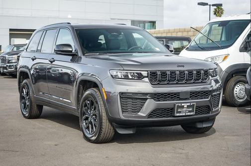 2026 Jeep Grand Cherokee Altitude