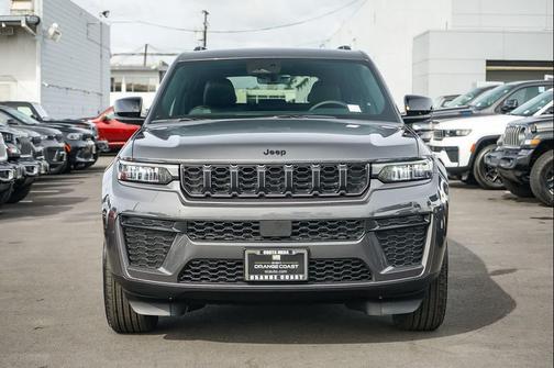 2026 Jeep Grand Cherokee Altitude