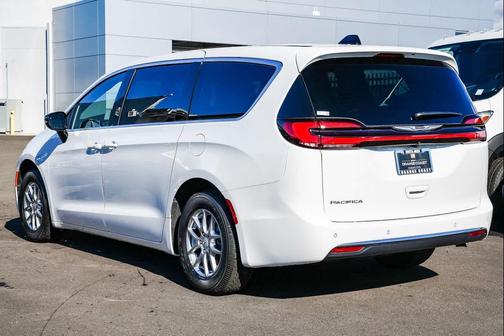2026 Chrysler Pacifica L