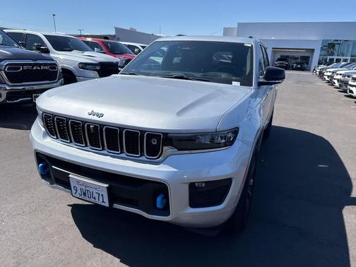 Silver Zynith 2023 Jeep Grand Cherokee 4xe Overland