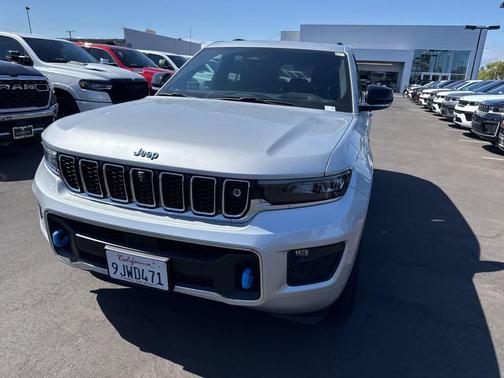 Silver Zynith 2023 Jeep Grand Cherokee 4xe Overland