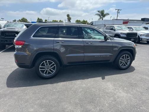 2020 Jeep Grand Cherokee Laredo