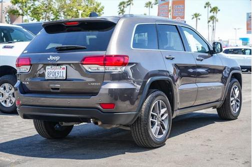 2020 Jeep Grand Cherokee Laredo