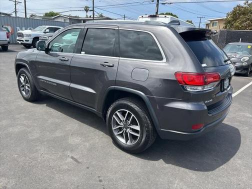 2020 Jeep Grand Cherokee Laredo