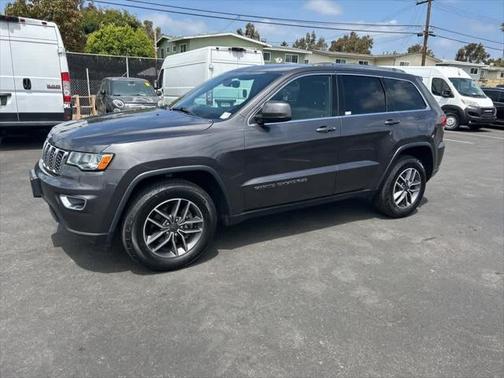 2020 Jeep Grand Cherokee Laredo