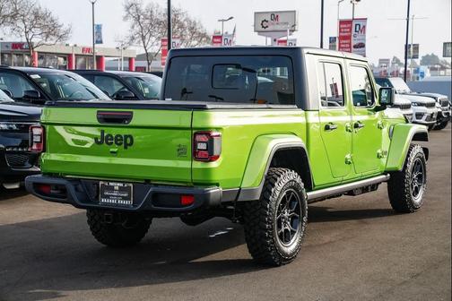 2026 Jeep Gladiator Willys 4x4