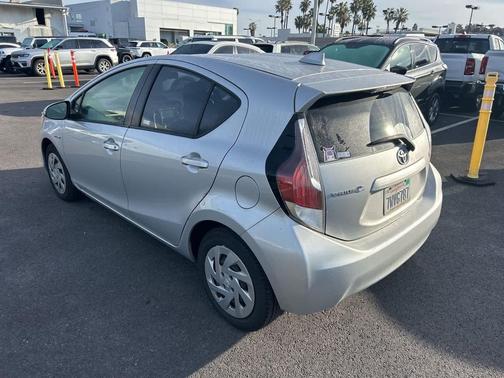 2016 Toyota Prius c One