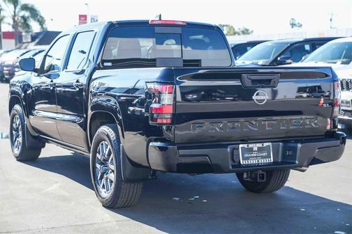 2024 Nissan Frontier SL