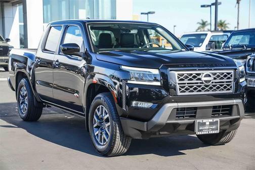 2024 Nissan Frontier SL