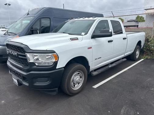 2022 RAM 2500 Tradesman Crew Cab 4x2 8' Box