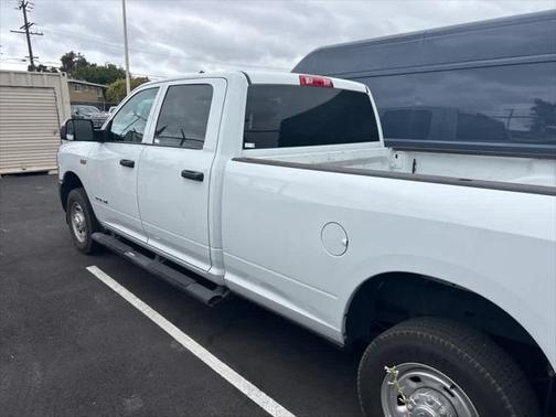 2022 RAM 2500 Tradesman Crew Cab 4x2 8' Box